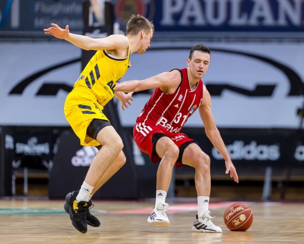 更多防守任 更多防守任